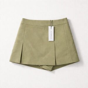 NWT - Dynamite Olive Green Pleated Skort - Size 00